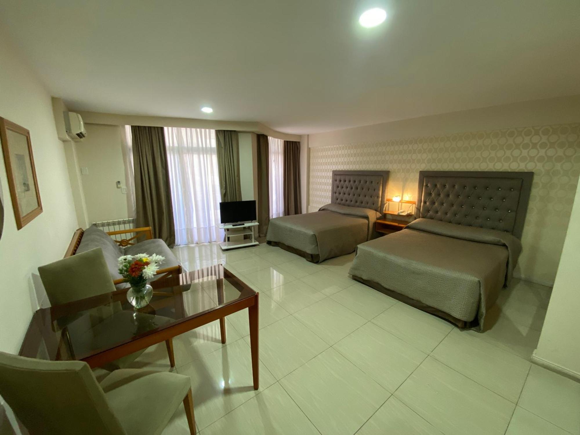 Hotel Howard Johnson Rosario Bagian luar foto