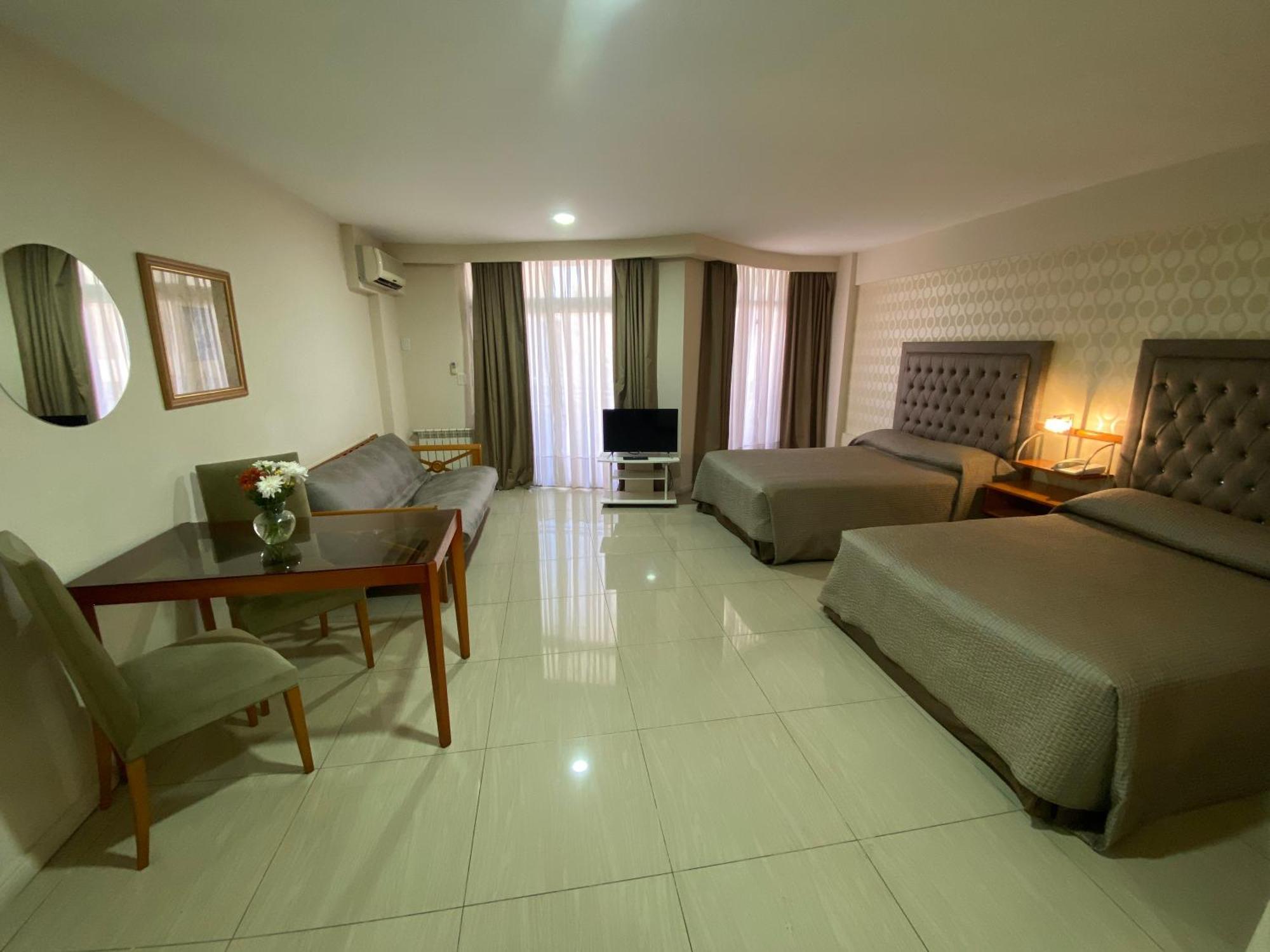 Hotel Howard Johnson Rosario Bagian luar foto