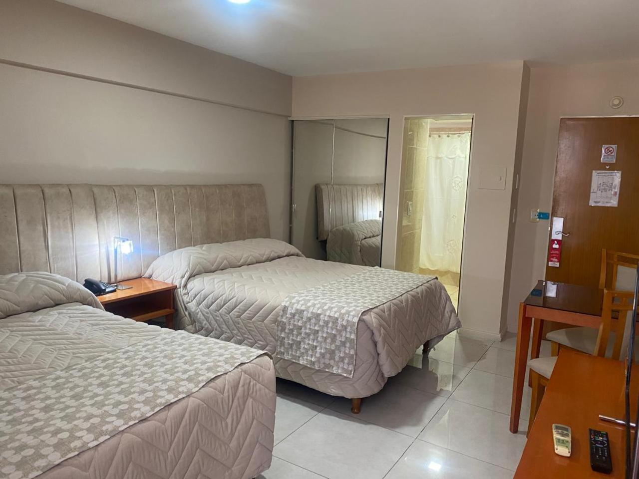 Hotel Howard Johnson Rosario Bagian luar foto