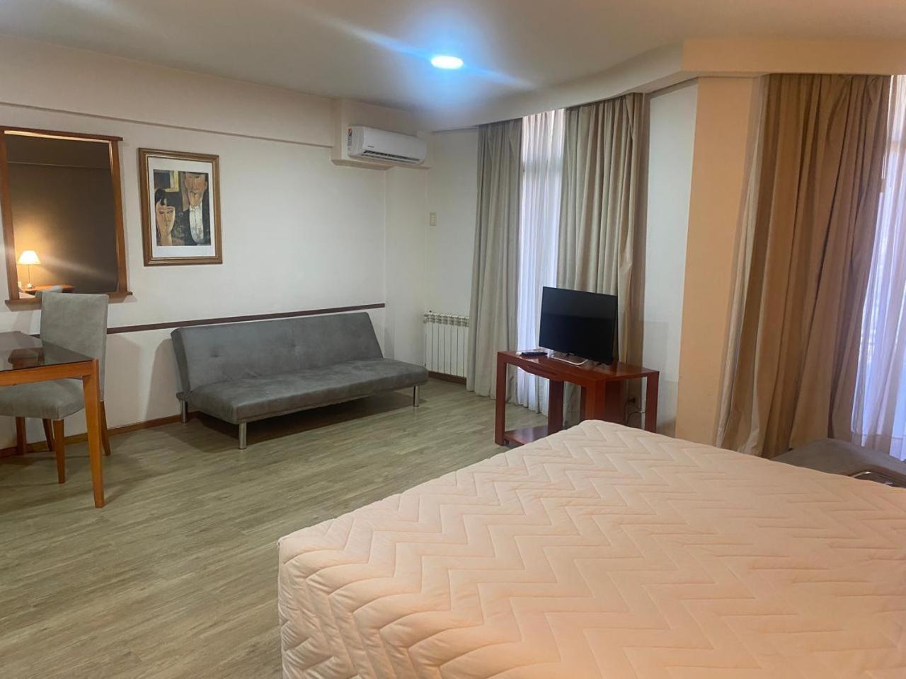 Hotel Howard Johnson Rosario Bagian luar foto