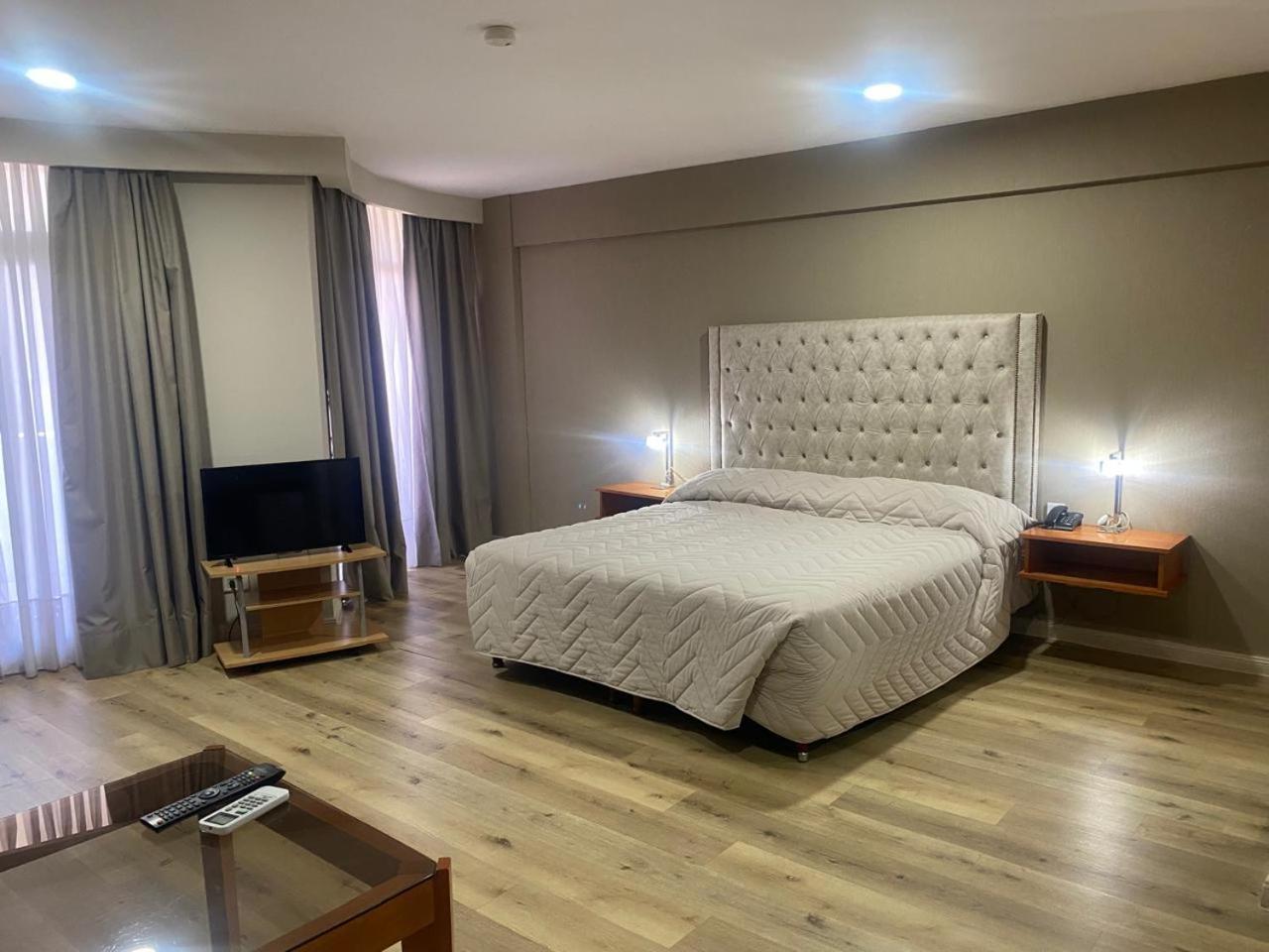 Hotel Howard Johnson Rosario Bagian luar foto