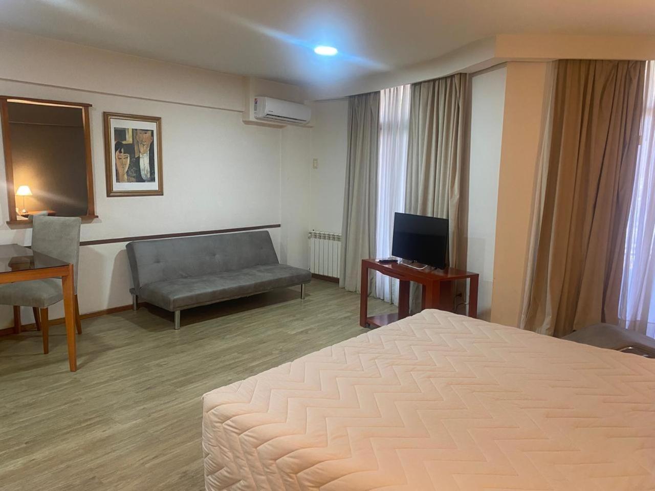 Hotel Howard Johnson Rosario Bagian luar foto