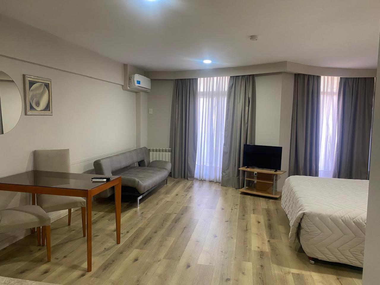 Hotel Howard Johnson Rosario Bagian luar foto