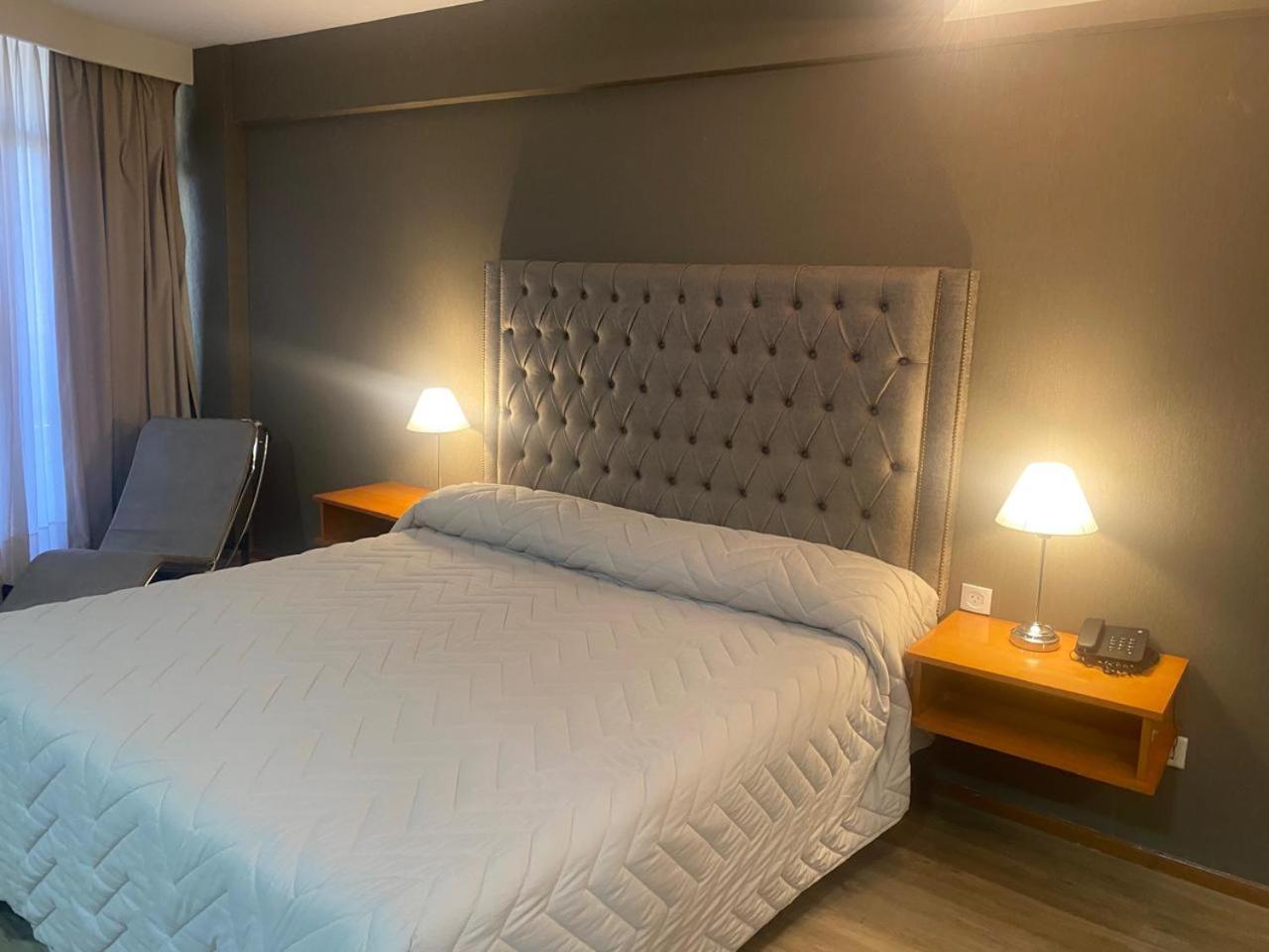 Hotel Howard Johnson Rosario Bagian luar foto