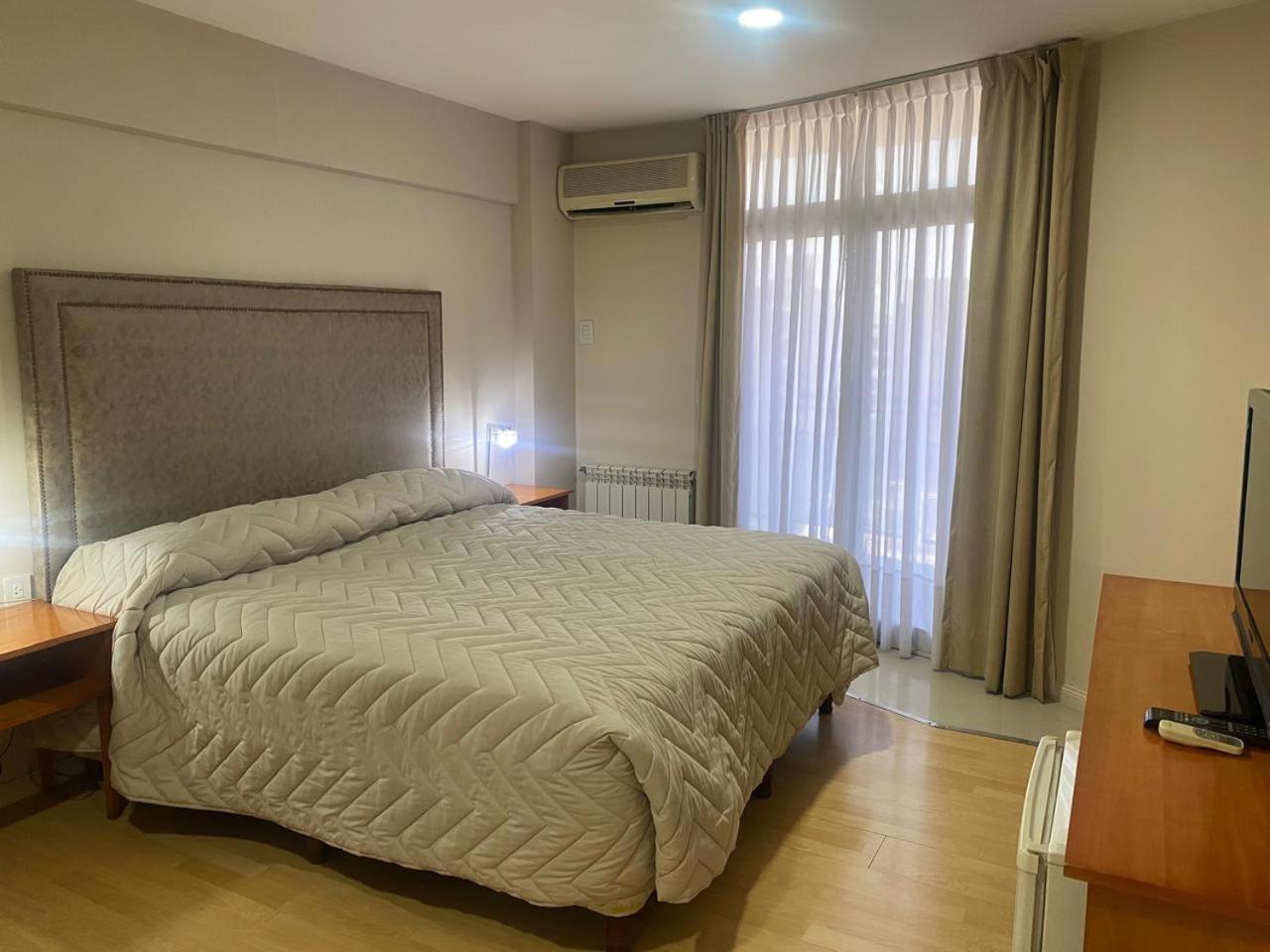 Hotel Howard Johnson Rosario Bagian luar foto