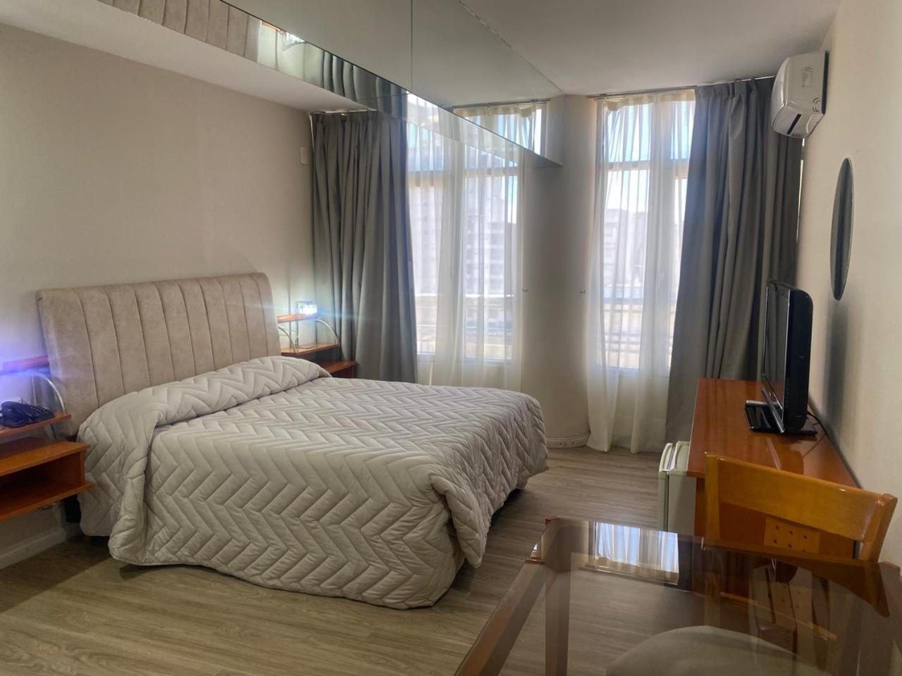 Hotel Howard Johnson Rosario Bagian luar foto