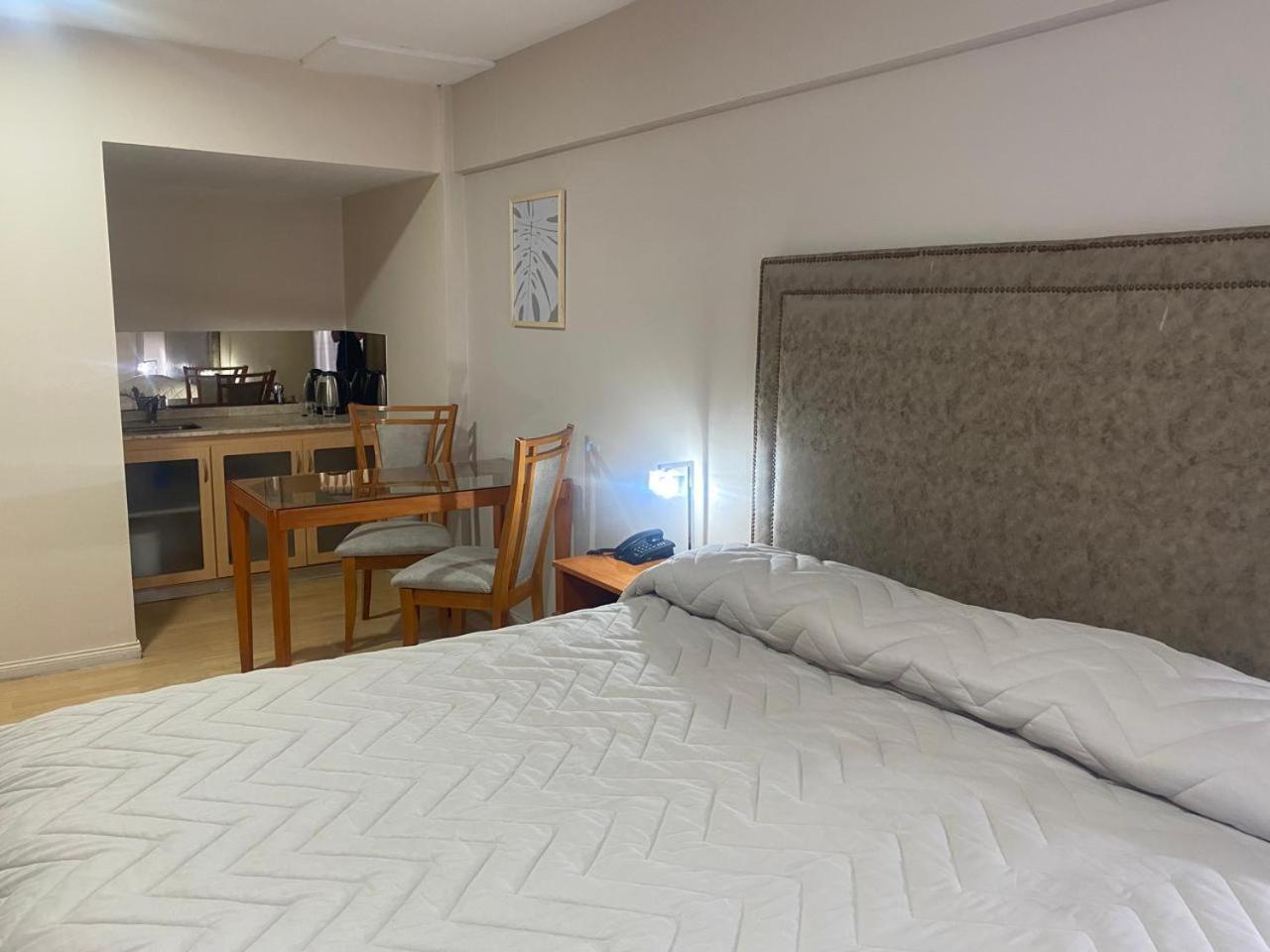 Hotel Howard Johnson Rosario Bagian luar foto