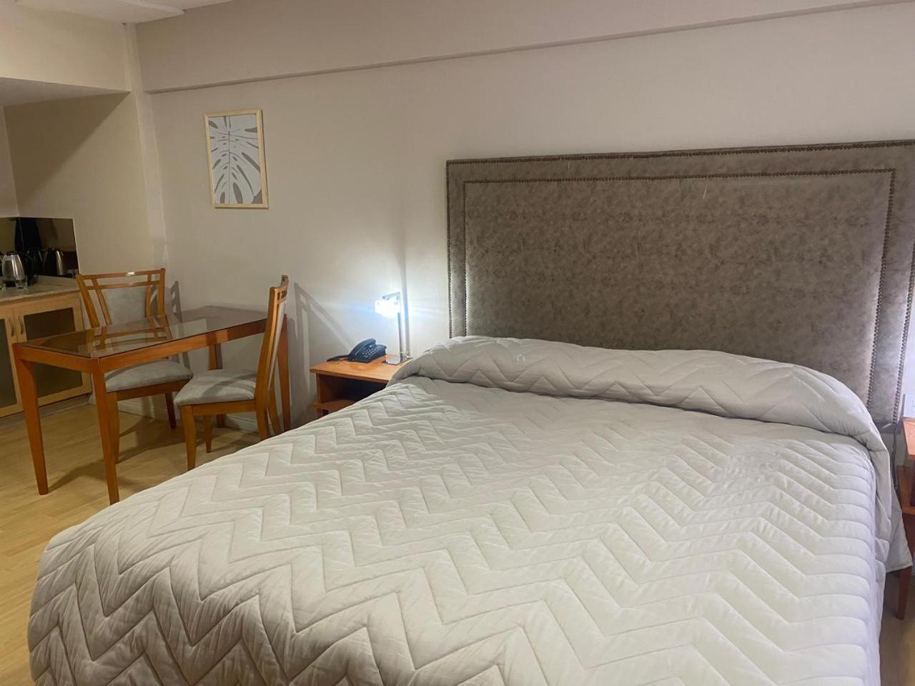 Hotel Howard Johnson Rosario Bagian luar foto