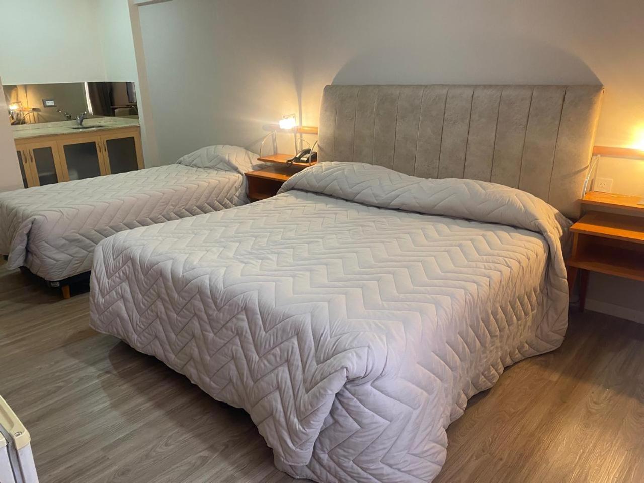 Hotel Howard Johnson Rosario Bagian luar foto