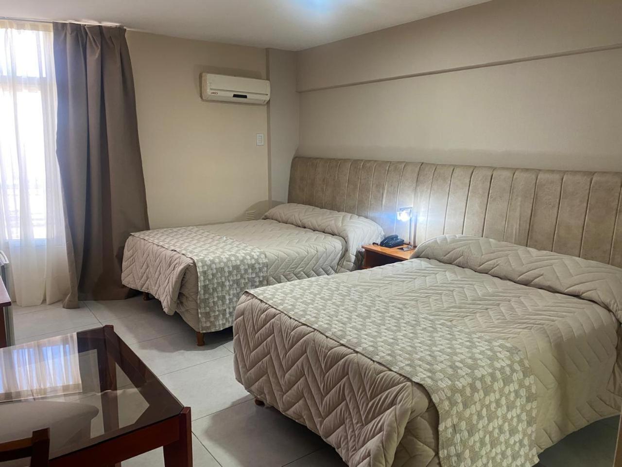 Hotel Howard Johnson Rosario Bagian luar foto